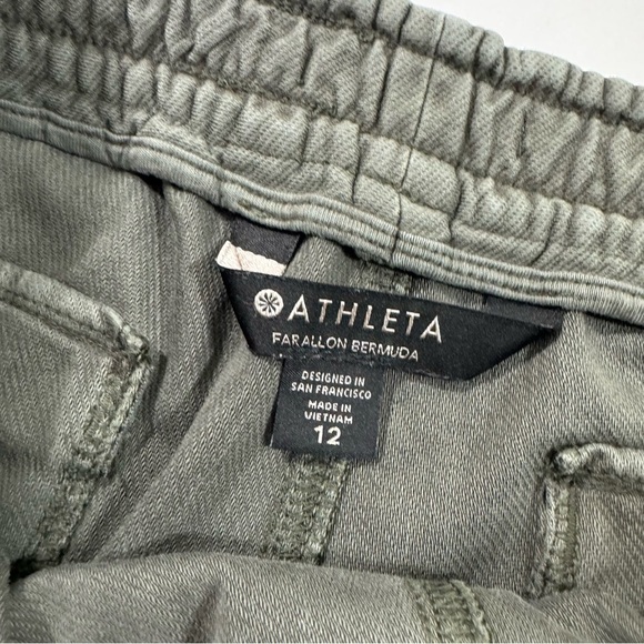 Athleta Farallon Bermuda Shorts Green Size 12 - Picture 4 of 7